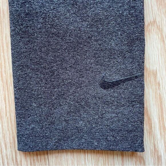 Nike Dri-Fit Gray Cropped Leggings - Size: Small - Picture 8 of 9